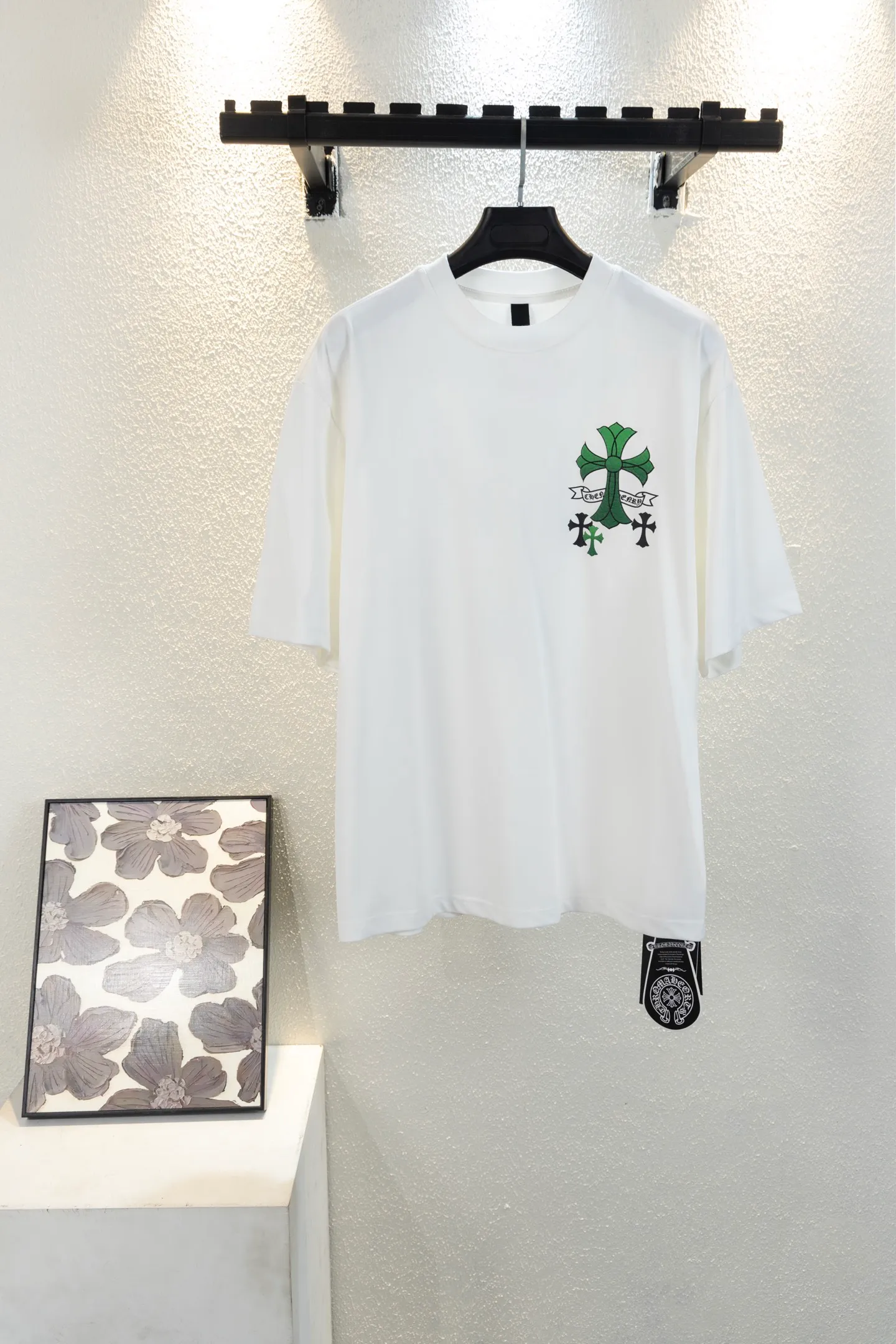 🅿️190 model number k735 Chrome hearte/Chrome heart ch 25ss Miami limited Sanskrit printed T-shirt short sleeves. A must-have item for daily commuting for men and women in light luxury. The correct version is welcome to compare. Detailed features: ·280 grams of 100% cotton double yarn jersey fabric. ·Custom-dyed in the same vat with special thickened 32 count double-strand 1x1 thread. ·Double-needle cross-stitch technology. ·Original main mark washed hangtag. COLOUR: Black White SIZE: xs s m L